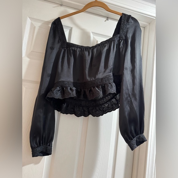 Aritzia Sunday Best Mayday cropped satin blouse - Picture 4 of 8